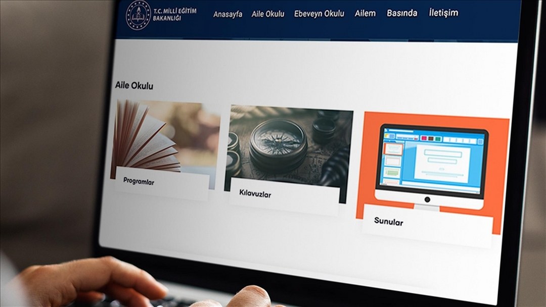 MEB’in “Aile Okulu”ndan 150 bini aşkın veli yararlandı