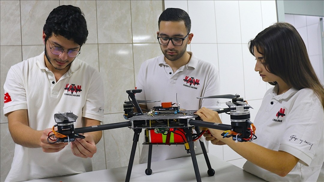 Üniversite öğrencileri, performans ödüllü İHA projelerini birincilik hedefiyle geliştiriyor