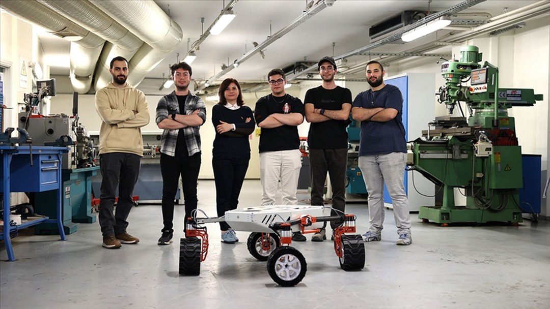 İzmir’de mühendislik fakültesi öğrencileri uzay keşfi için robot geliştirdi