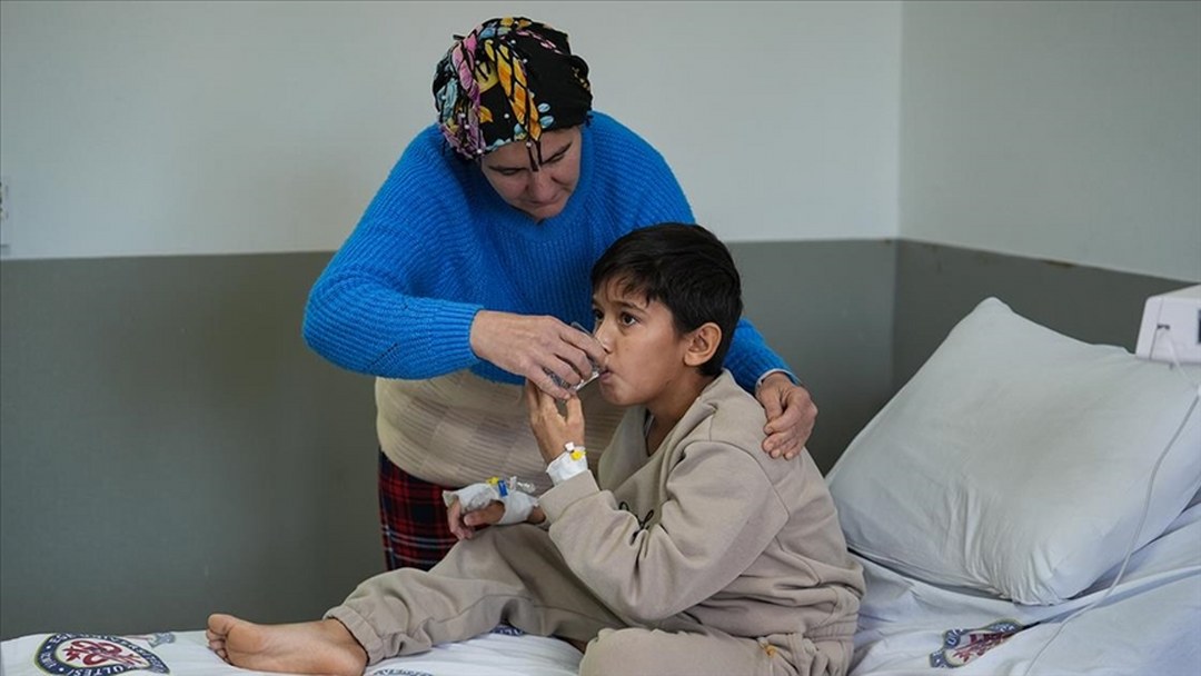 Evladına karaciğer dokusunu veren annenin uyanınca ilk sorusu “Oğlum yemek yedi mi?” oldu