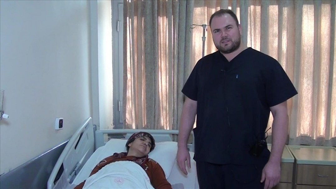 Şanlıurfa’da karnından 25 santimetrelik kist çıkarılan kadın sağlığına kavuştu