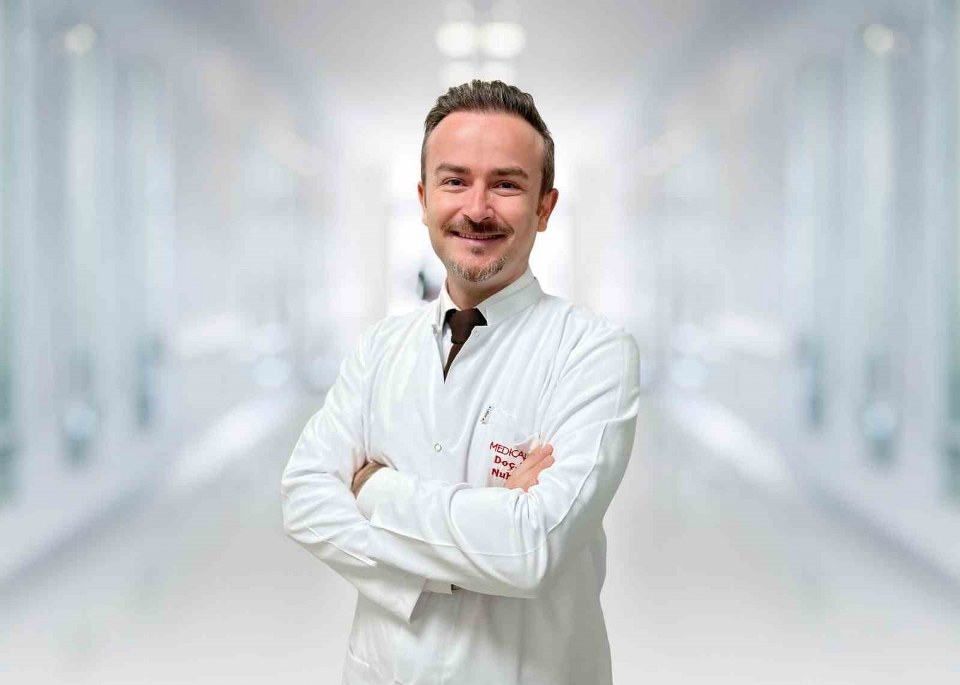 ’Estetikte yanlış uygulamalar kalıcı doku kaybına yol açabiliyor’