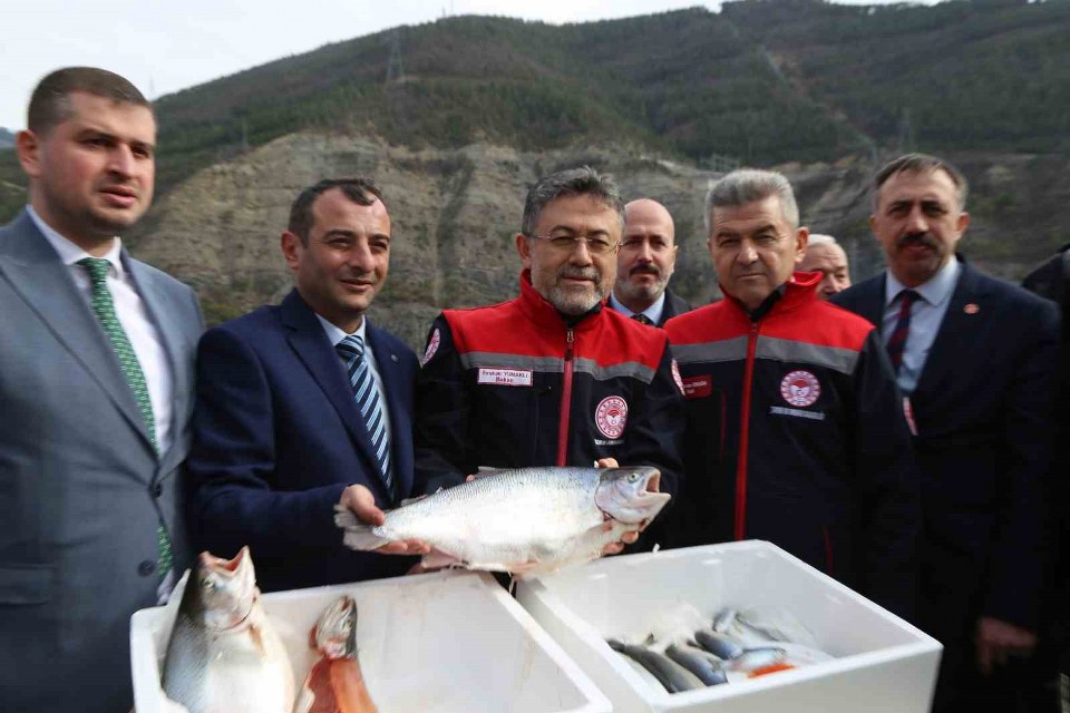 Bakan Yumaklı: “Türk somonu ihracatı 500 milyon dolara ulaştı”