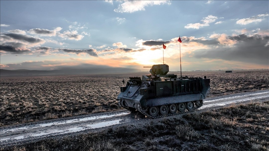 Türkiye’nin ilk elektrikli zırhlı personel taşıyıcısı E-ZPT görücüye çıktı