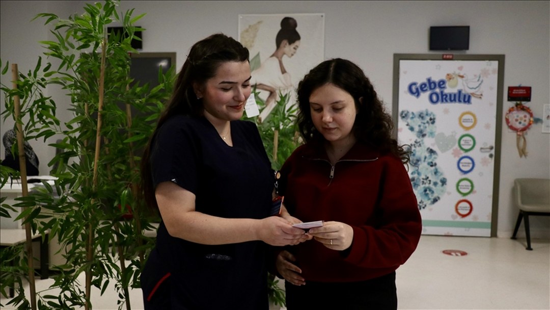 Sakarya’da binlerce anne adayının katıldığı “Gebe Okulu”, normal doğum tercihlerini artırdı