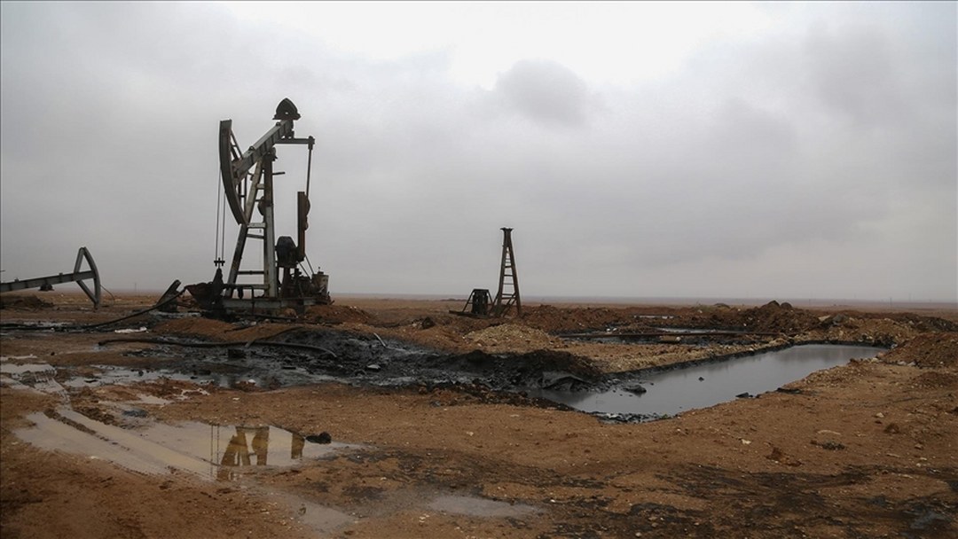 Suriye’de terör örgütü YPG’den alınan bölgelerde petrol çıkarılmaya başlandı