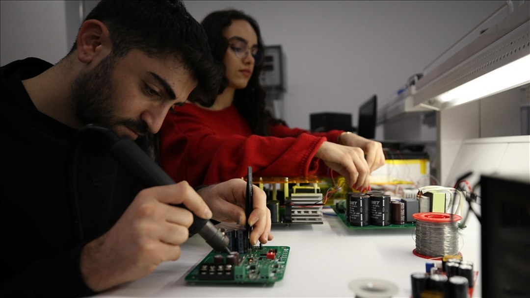 Ömrünü tamamlayan elektrikli araç bataryaları için “kimyasal dönüşüm” önerisi