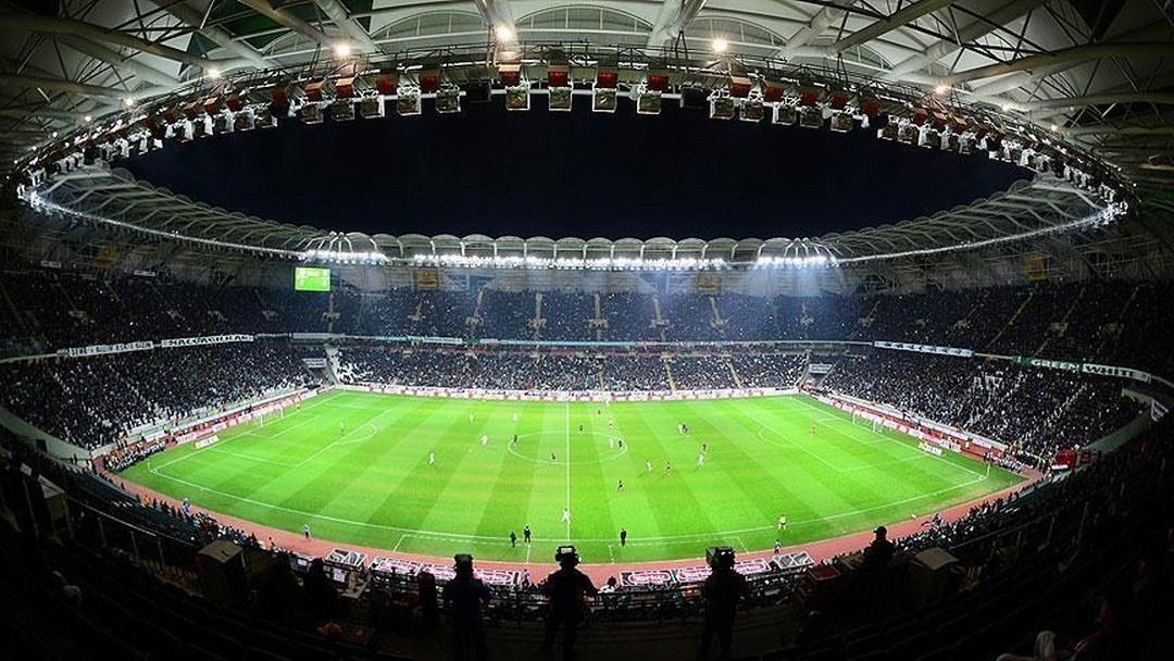 Maç günü stadyumlardaki doluluk şehir ekonomisine katkı sağlıyor