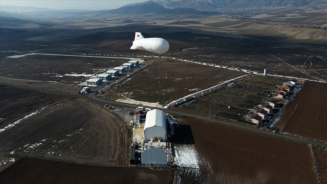 “Uçan karakol” GÖKÇERİ sınırları zorluyor