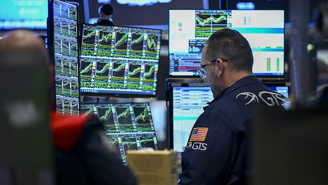 Küresel piyasalar yılın ilk işlem gününde pozitif seyrediyor