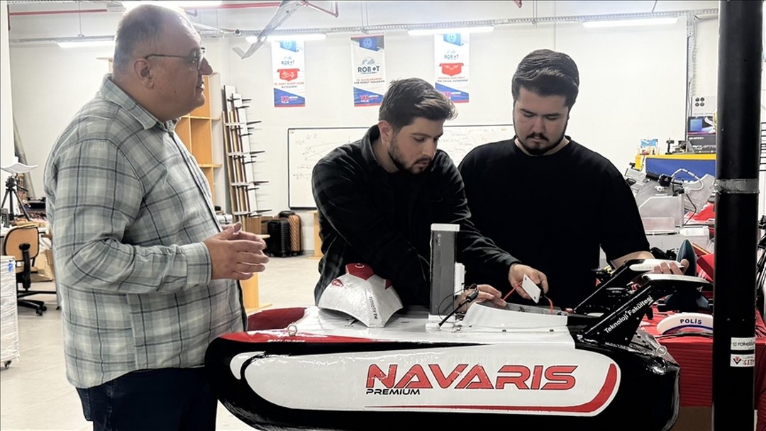 Üniversite kulübünde geliştirdikleri ödüllü araçlarla milli teknolojiyi destekliyorlar