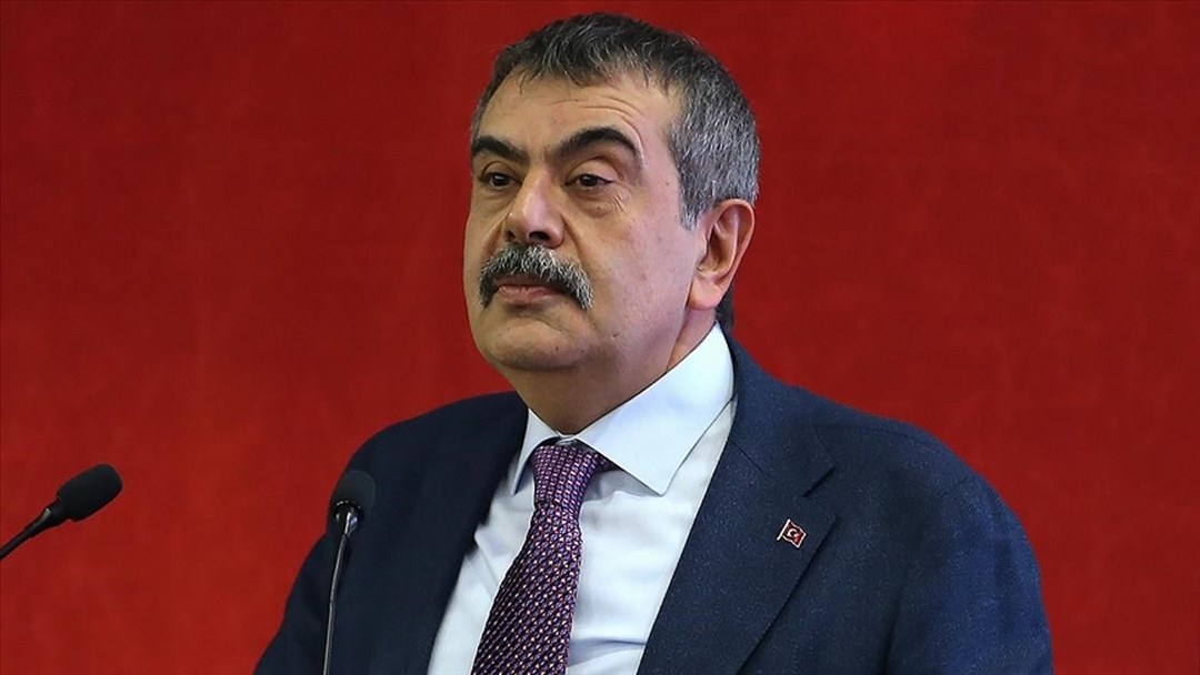 Bakan Tekin: Asrın hırsızlığını saklamak için ‘Yusuf Tekin karnelerden Atatürk’ü kaldırdı’ yalanına sarılıyorlar