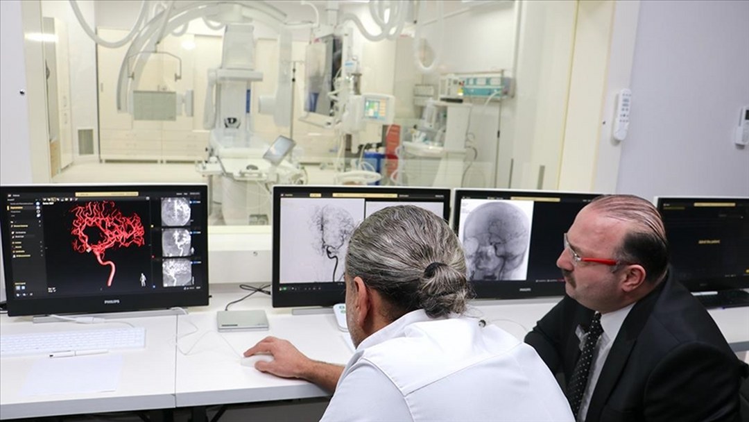 Atatürk Üniversitesi “yeni nesil anjiyografi cihazı”yla inme hastalarına hızlı müdahale edecek