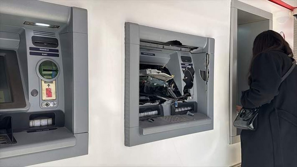 Kastamonu’da ATM’ye balyozla zarar veren kişi gözaltına alındı