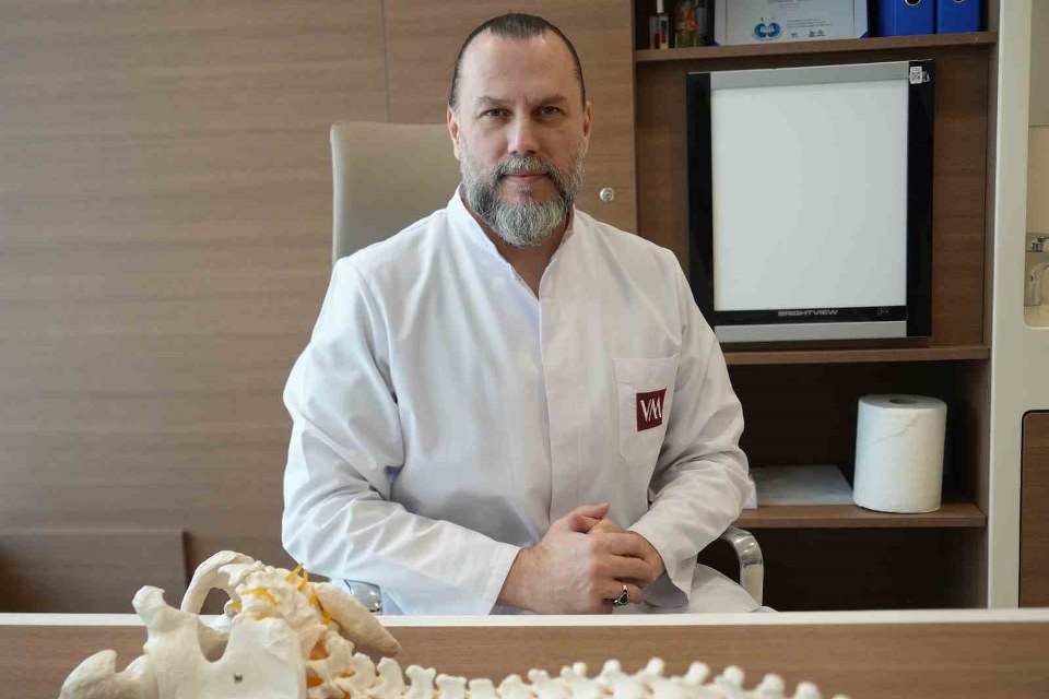 “Kapalı omurga cerrahisi ile felç riski yok denecek kadar azaltılabiliyor”