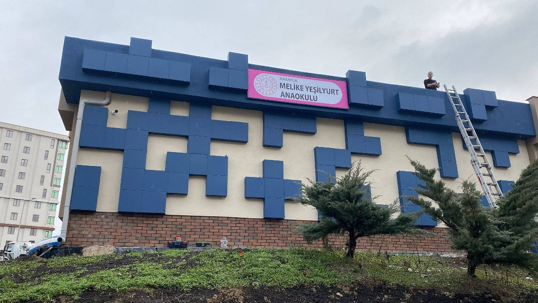Karabük’te Eğitimin Temelleri Güçleniyor: Melike Yeşilyurt Anaokulu Açılıyor!