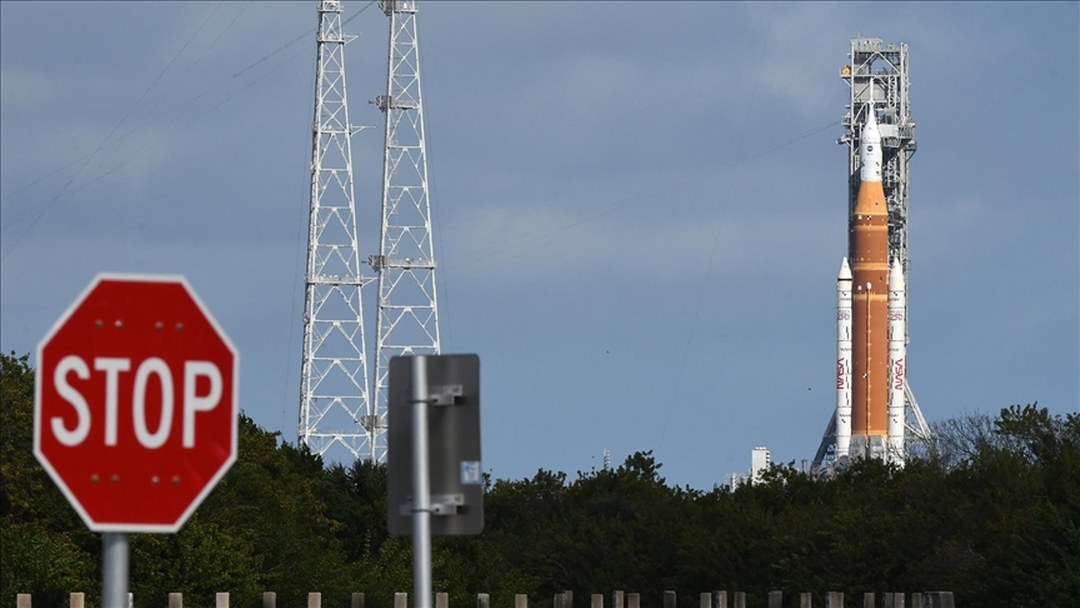 NASA, Ay’a dönüş programı “Artemis”in fırlatılışını dondurucu soğuklar nedeniyle erteledi