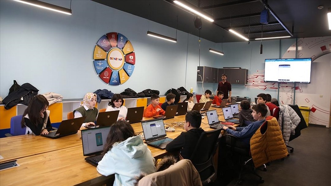 Bilim Erzurum’da çocuklar yarıyıl tatilinde teknolojinin yanında kahve kültürünü öğrendi