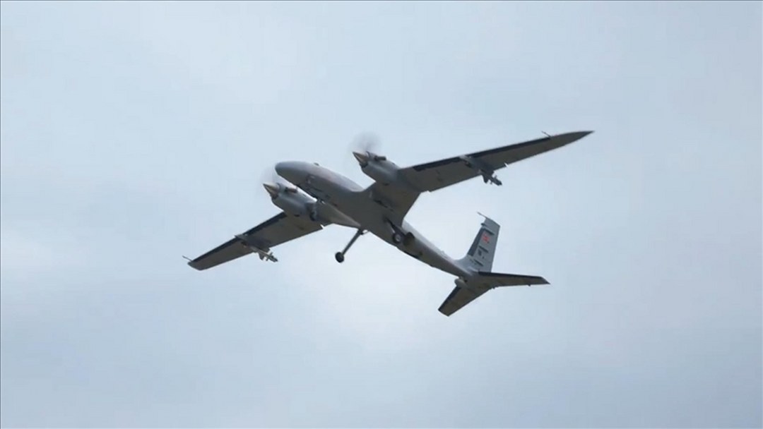 Bayraktar AKINCI’dan EREN mühimmatıyla hava-hava atışında tam isabet