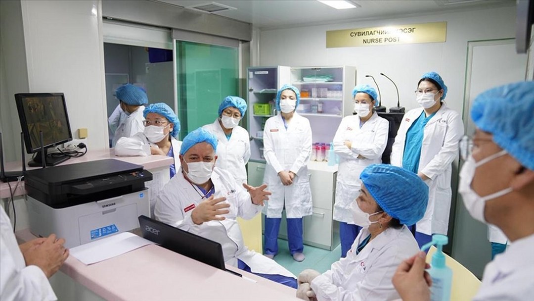 Türk ve Moğol hekimler Moğolistan’daki ilk çocuk kemik iliği naklini gerçekleştirdi