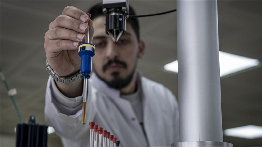 Atatürk Üniversitesinden bilim insanları Erzurum’da ilaç ham maddesi üretiyor