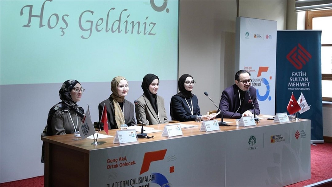TÜRGEV Platform Çalışmaları 5. Ulusal Öğrenci Kongresi oturumlarla sürüyor
