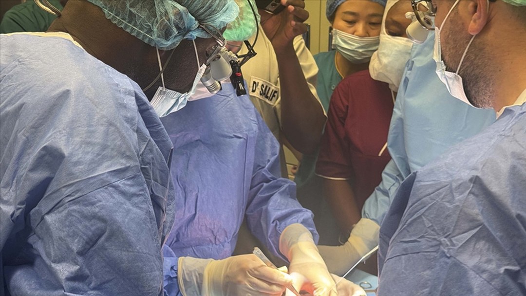 Türk hekimler Burkina Faso’da ikinci böbrek nakli ameliyatına imza attı