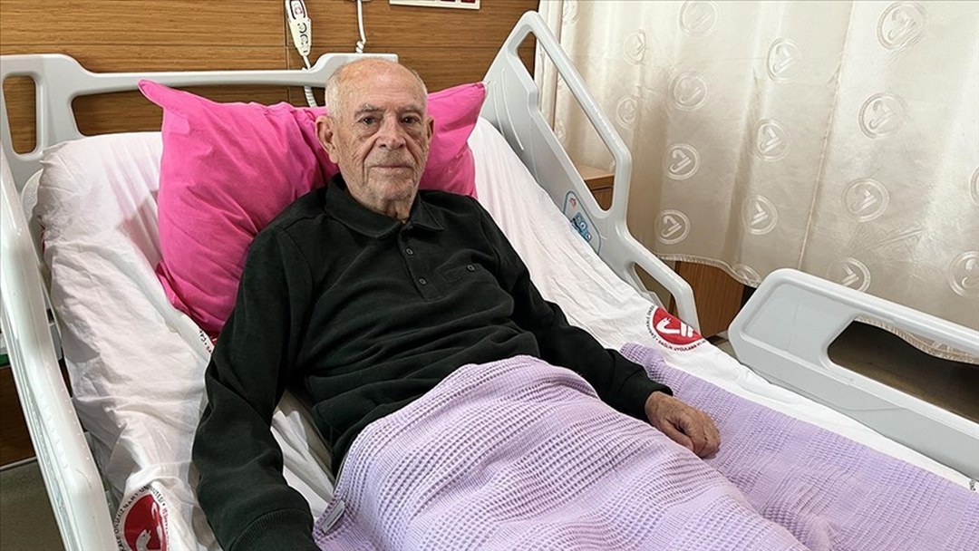 Çanakkale’de 81 yaşındaki prostat kanseri hastası kapalı yöntemle ameliyat edildi