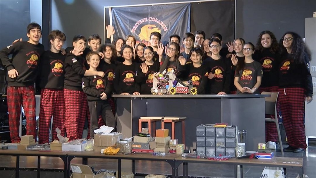 Genç mucitlerin robotu FTC, Türkiye şampiyonasında “İlham Ödülü” aldı