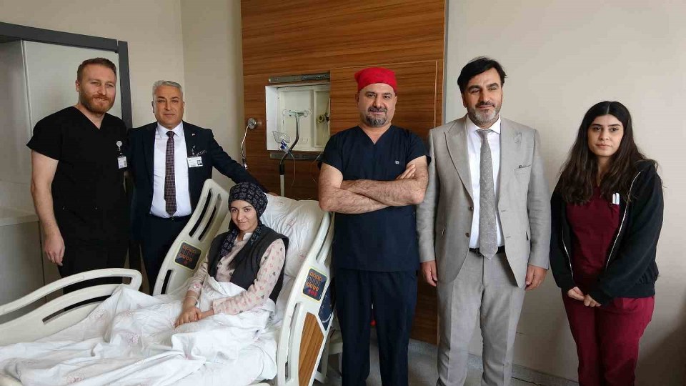 Van’da bölge tarihinde bir ilk: Göğüs kafesi açılmadan kalp ameliyatı yapıldı