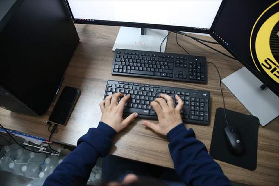 Siber dünyadaki sanal vaatler gerçek mağduriyetler ortaya çıkarıyor