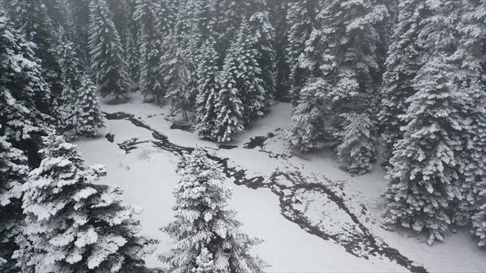 Bolu’nun yüksek kesimlerinde kar yağışı etkisini sürdürüyor