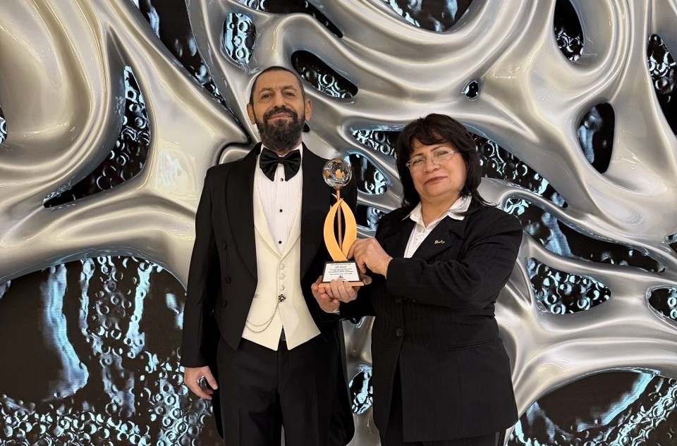 Yılın Barış İnsanı Ödülü Dünyaca Ünlü Yazar Akif Manaf’ın