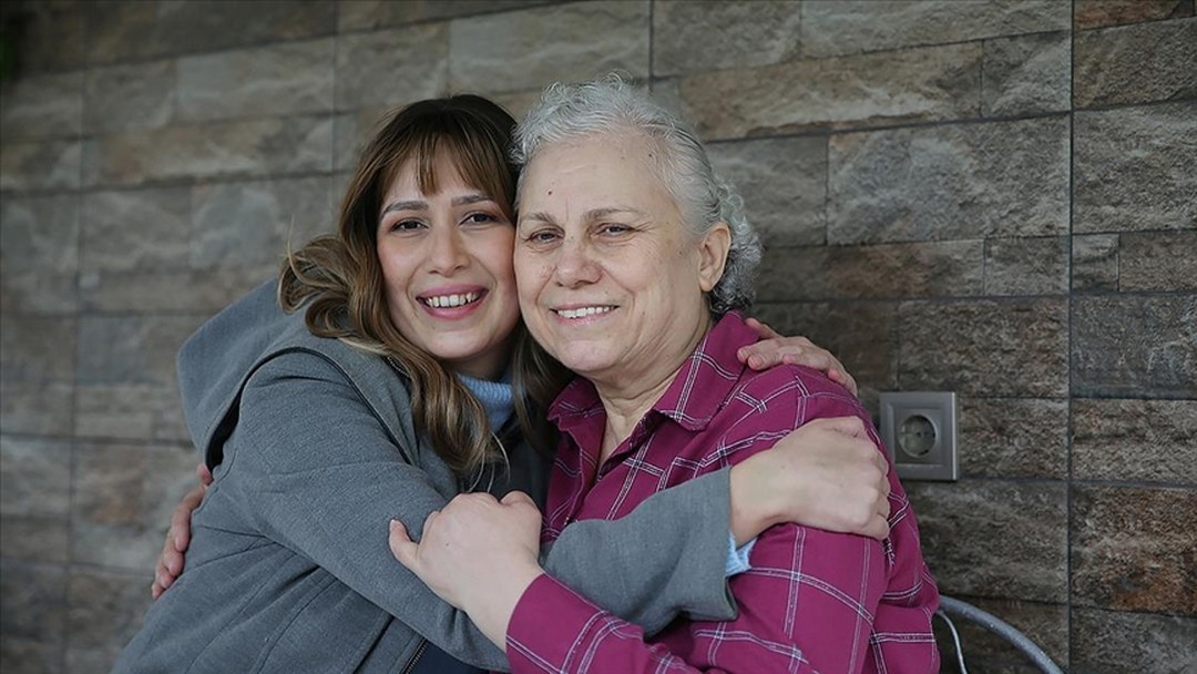 Dilara’nın lösemiye karşı en büyük gücü meme kanserini yenen annesi