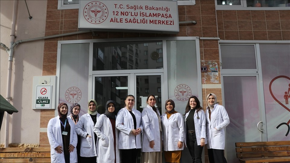 Rize’de kadrosu kadınlardan oluşan aile sağlığı merkezi, dayanışma içerisinde hizmet veriyor