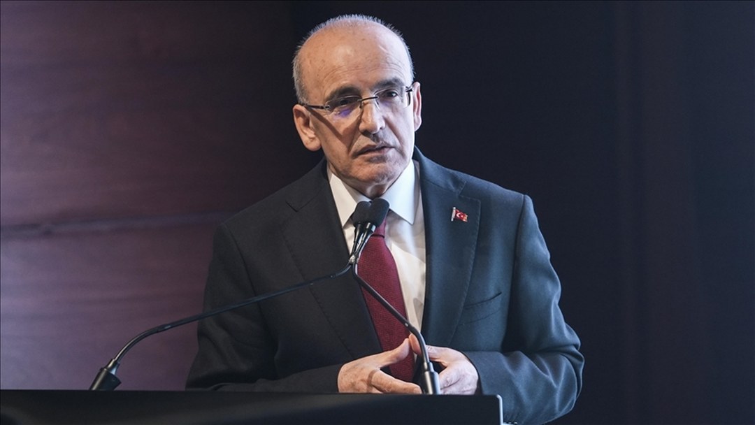 Bakan Şimşek: Artan petrol fiyatlarının enflasyona etkisini sınırlandırmak üzere çalışıyoruz