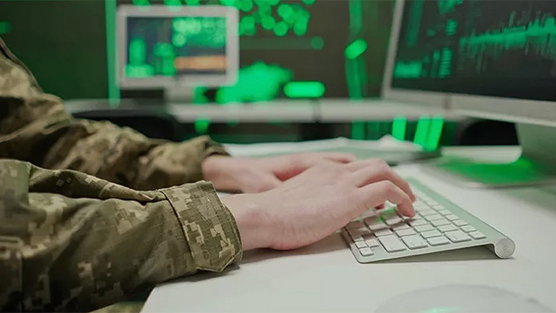 Yapay zekanın savaş ortamında kullanımı hukuki soru işaretlerini büyütüyor