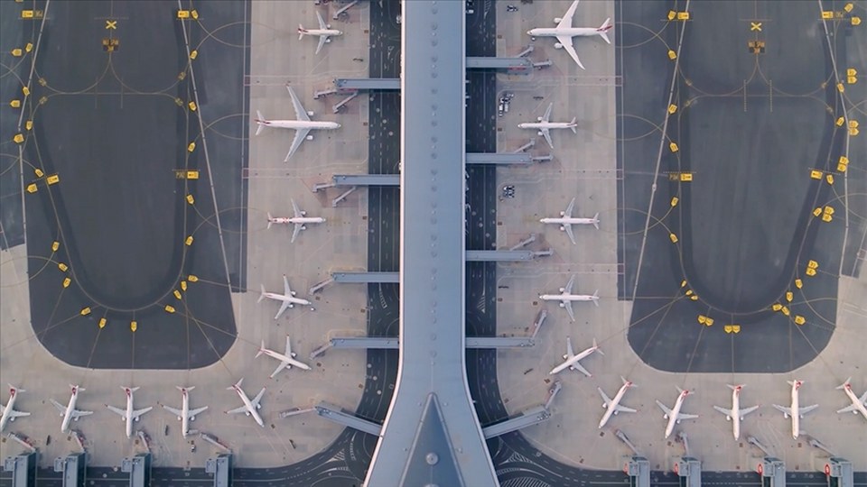 Türkiye genelindeki havalimanları 2 ayda 32,9 milyon yolcuya hizmet verdi