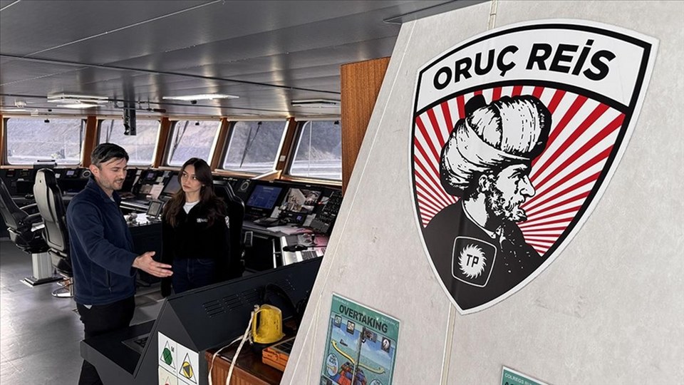 Dev gemiler limanlara Türkiye’nin ilk kadın kılavuz kaptanının desteğiyle yanaşıyor