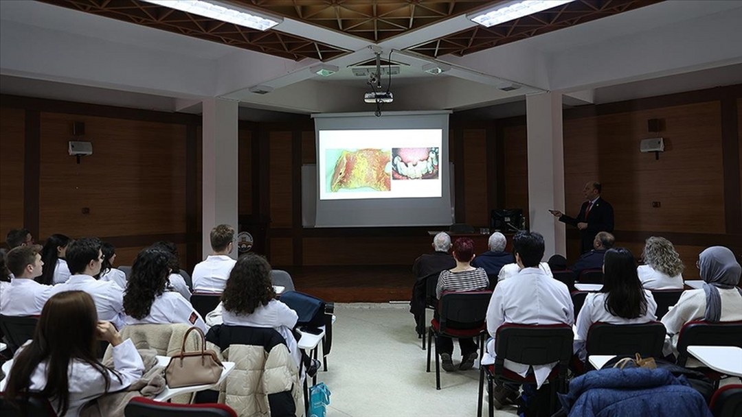 Yaşlılarda kötü ağız sağlığı Alzheimer riskini 4 kat artırıyor