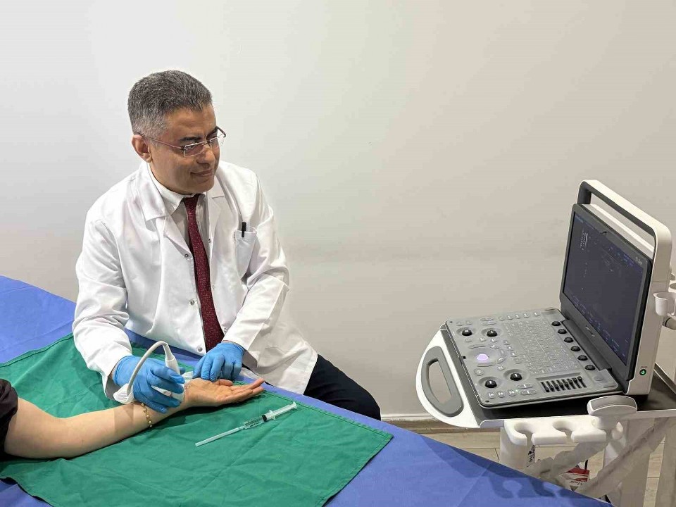 Prof. Dr. İrfan Koca: “Hidrodiseksiyon ile ağrıya değil nedene müdahale ediyoruz”