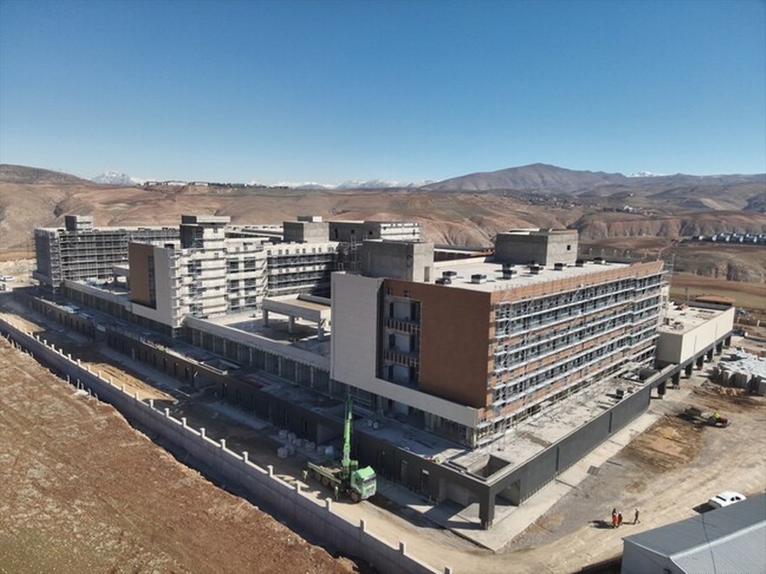 Siirt’te hızla yükselen “akıllı hastane”de sona gelindi