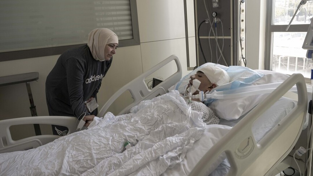 İsrail’in Lübnan’a saldırısında ağır yaralanan 16 yaşındaki Halid, yoğun bakımda yaşam mücadelesi veriyor