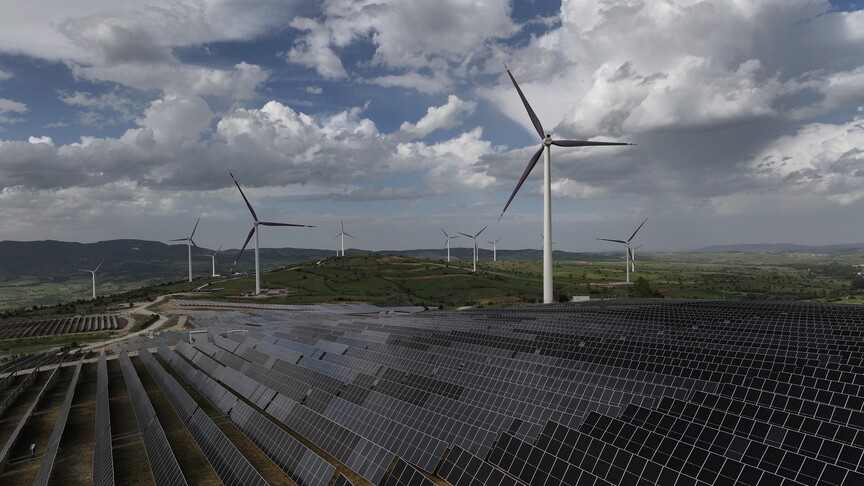 Yenilenebilir hibrit yatırımları yaklaşık 4 milyar dolarlık büyüklüğe ulaştı