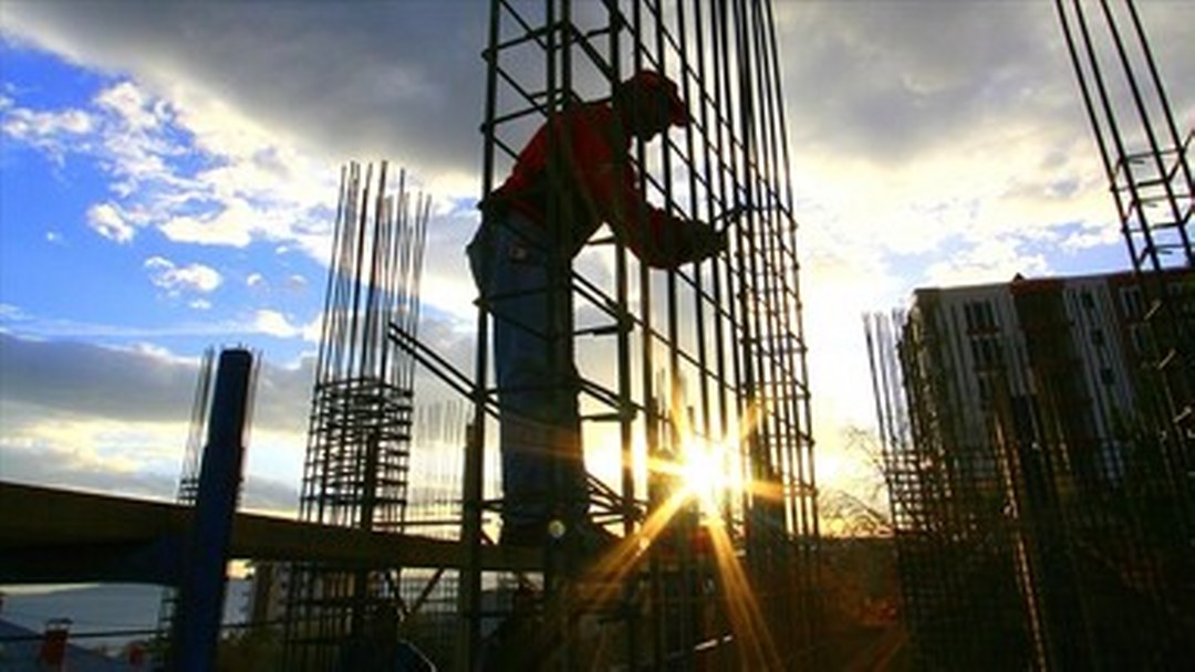 Güven endeksi nisanda hizmet ve perakende ticaret sektörlerinde azaldı, inşaat sektöründe arttı