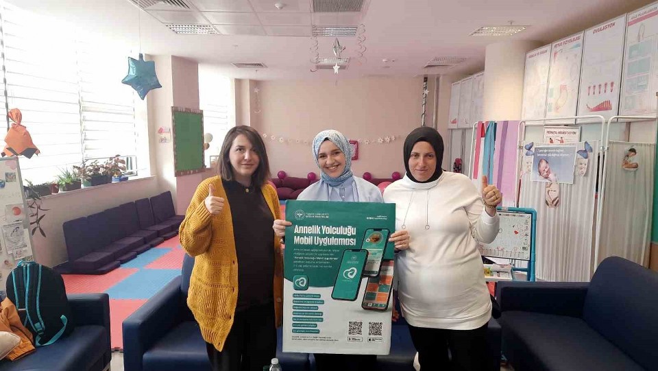 Anne adayları “Her Gebeye Bir Ebe” uygulamasıyla korkularını yeniyor