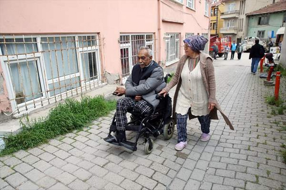 Bacağı ampute edilen 63 yaşındaki engelliye en anlamlı bayram hediyesi