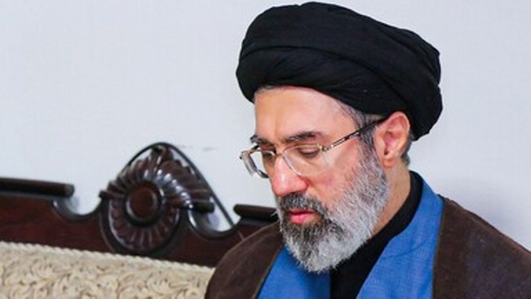 İran lideri Hamaney, Hatemu’l Enbiya Merkez Karargahı Komutanı Abdullahi ile görüştü