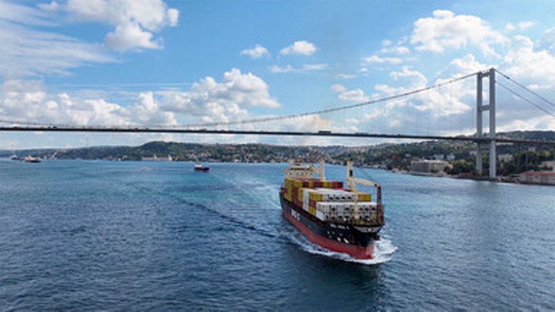 İstanbul ve Çanakkale boğazlarından geçen gemilere 4 ayda 15 bin 639 kılavuzluk hizmeti verildi