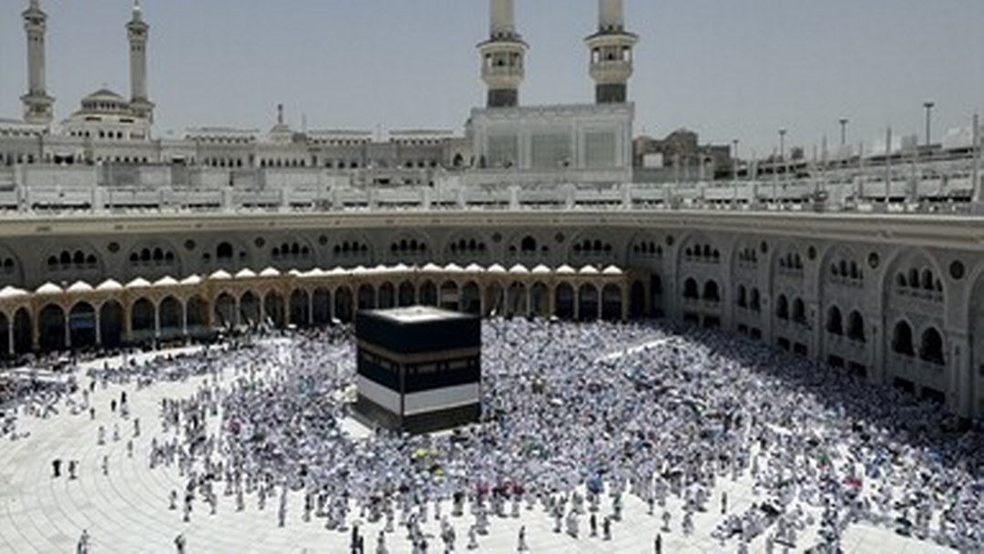 Hacı adayları Kurban Bayramı öncesi son cuma namazını Kabe’de kıldı